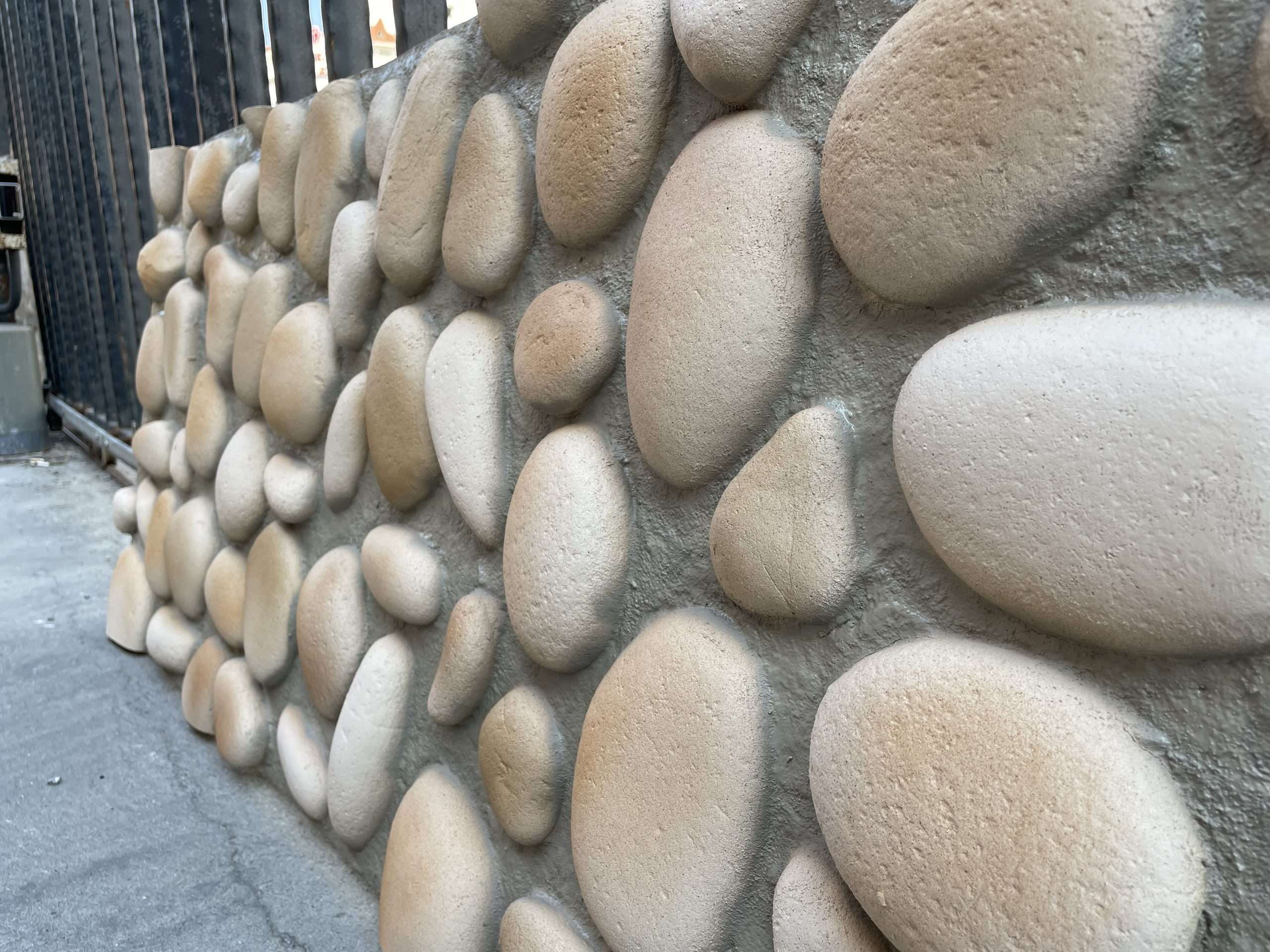 aneto Aneto Crema – İç ve Dış Mekan için (Poliüretan) 3B Taş Görünümlü Duvar Paneli (130 cm x 60 cm) - Görsel 3