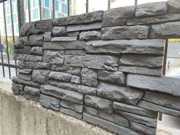 Ardesia Nero – İç ve Dış Mekan için (Poliüretan) 3B Taş Görünümlü Duvar Paneli (117 cm x 61 cm) - Görsel 3