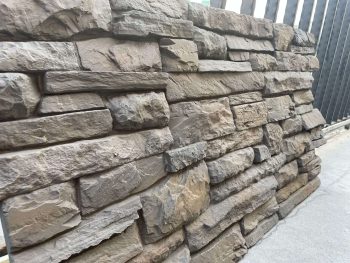 Ardesia Rosso – İç ve Dış Mekan için (Poliüretan) 3B Taş Görünümlü Duvar Paneli (117 cm x 61 cm) - Görsel 3